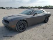 ✅ 2020 Dodge Challenger SXT • VIN: 2C3CDZAGXLH106025 • Lot: 67526174. Wystawiony na Copart z przebiegiem 66 406 mil. Bezpłatny archiwum sprzedaży aukcyjnych z USA i szczegółowy raport historii pojazdu na DreamBid. Zdjęcie 1.