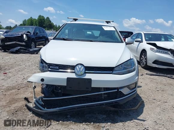 ✅ 2019 Volkswagen Golf S • VIN: 3VWH17AU5KM518869 • Lot: 42457303. Wystawiony na IAAI z przebiegiem 101 107 mil. Bezpłatny archiwum sprzedaży aukcyjnych z USA i szczegółowy raport historii pojazdu na DreamBid. Zdjęcie 13.