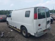 ✅ 2002 GMC Savana • VIN: 1GTHG35R221198343 • Lot: 42842633. Wystawiony na IAAI z przebiegiem 253 423 mil. Bezpłatny archiwum sprzedaży aukcyjnych z USA i szczegółowy raport historii pojazdu na DreamBid. Zdjęcie 14.