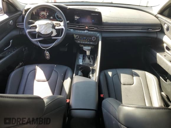 ✅ 2025 Hyundai Elantra Limited • VIN: KMHLN4DJ9SU142511 • Лот: 84456155. Опубликован ранее на Copart с пробегом 2 714 миль. Бесплатный доступ к архиву аукционных продаж из США и подробный отчёт об истории автомобиля на DreamBid. Изображение 8.