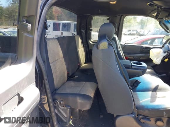 ✅ 2003 Ford F-150 XL • VIN: 1FTRX18W43NB10896 • Lot: 42154612. Listed on IAAI with 239,190 mi. Free auction sales archive from the USA and detailed vehicle history report at DreamBid. Image 8.