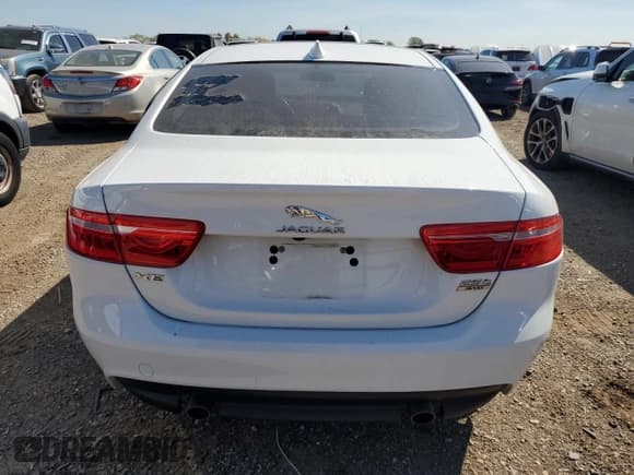 ✅ 2018 Jaguar XE 25t • VIN: SAJAS4FX5JCP19501 • Лот: 80640795. Опубликован ранее на Copart с пробегом 66 085 миль. Бесплатный доступ к архиву аукционных продаж из США и подробный отчёт об истории автомобиля на DreamBid. Изображение 6.