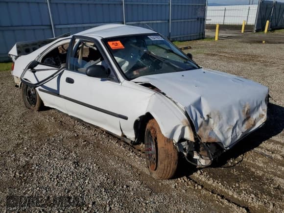 ✅ 1994 Honda Civic • VIN: JHMEG8561RS002000 • Lot: 93476675. Wystawiony na Copart z przebiegiem 221 893 mil. Bezpłatny archiwum sprzedaży aukcyjnych z USA i szczegółowy raport historii pojazdu na DreamBid. Zdjęcie 4.