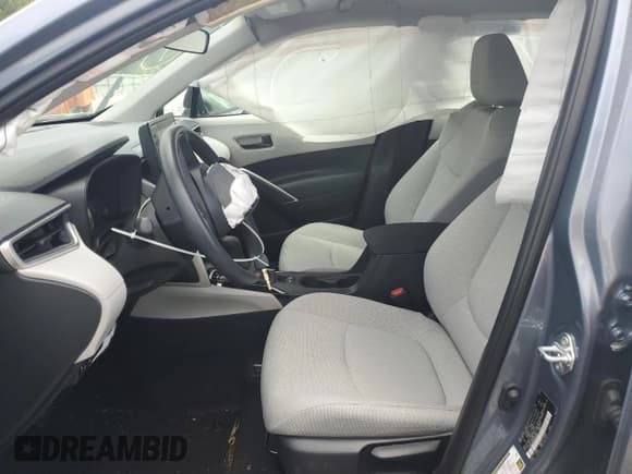 ✅ 2022 Toyota Corolla Cross L • VIN: 7MUAAAAG6NV008875 • Lot: 41772835. Wystawiony na Copart z przebiegiem 17 836 mil. Bezpłatny archiwum sprzedaży aukcyjnych z USA i szczegółowy raport historii pojazdu na DreamBid. Zdjęcie 7.