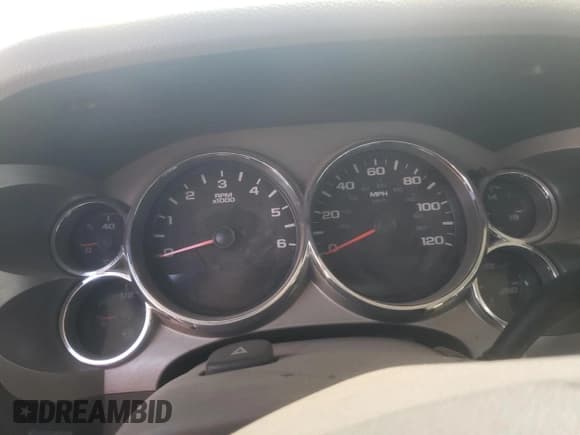 ✅ 2010 GMC Sierra 1500 • VIN: 3GTXKVE28AG143985 • Lot: 67787004. Wystawiony na Copart z przebiegiem Nie podano. Bezpłatny archiwum sprzedaży aukcyjnych z USA i szczegółowy raport historii pojazdu na DreamBid. Zdjęcie 9.