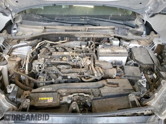 ✅ 2022 Toyota Corolla Cross L • VIN: 7MUAAAAG1NV008380 • Lot: 85169705. Wystawiony na Copart z przebiegiem 108 926 mil. Bezpłatny archiwum sprzedaży aukcyjnych z USA i szczegółowy raport historii pojazdu na DreamBid. Zdjęcie 12.