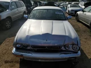 ✅ 2003 Jaguar XJ Vanden Plas • VIN: SAJDA24C23LF54162 • Lot: 68373954. Wystawiony na Copart z przebiegiem Nie podano. Bezpłatny archiwum sprzedaży aukcyjnych z USA i szczegółowy raport historii pojazdu na DreamBid. Zdjęcie 5.