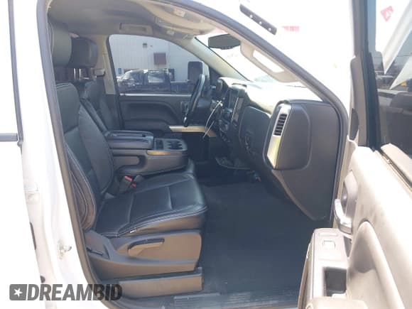 ✅ 2019 Chevrolet Silverado 1500 LT • VIN: 2GCVKPEC9K1163460 • Lot: 42544560. Wystawiony na IAAI z przebiegiem 63 329 mil. Bezpłatny archiwum sprzedaży aukcyjnych z USA i szczegółowy raport historii pojazdu na DreamBid. Zdjęcie 5.