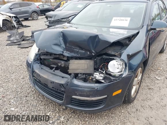 ✅ 2009 Volkswagen Jetta S • VIN: 3VWHZ71K19M072219 • Lot: 43748830. Wystawiony na IAAI z przebiegiem 147 367 mil. Bezpłatny archiwum sprzedaży aukcyjnych z USA i szczegółowy raport historii pojazdu na DreamBid. Zdjęcie 6.