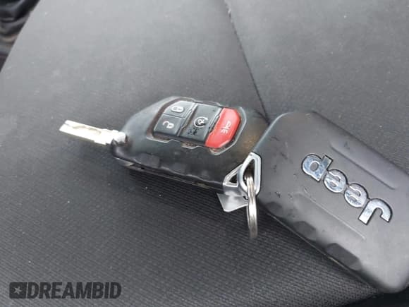 ✅ 2020 Jeep Gladiator Sport S • VIN: 1C6HJTAG2LL184767 • Лот: 41549812. Опубликован ранее на IAAI с пробегом 79 728 миль. Бесплатный доступ к архиву аукционных продаж из США и подробный отчёт об истории автомобиля на DreamBid. Изображение 11.