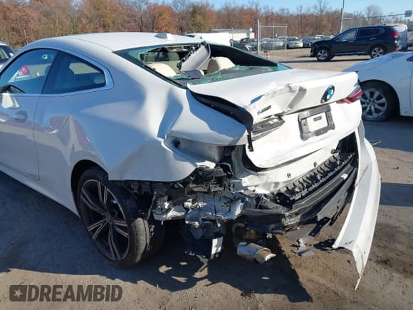 ✅ 2024 BMW 4 Series 430i xDrive • VIN: WBA73AP03RCP39664 • Lot: 43682014. Listed on IAAI with 24,763 mi. Free auction sales archive from the USA and detailed vehicle history report at DreamBid. Image 6.