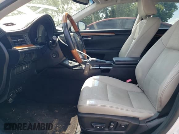 ✅ 2013 Lexus ES 300h • VIN: JTHBW1GG4D2014010 • Lot: 65074185. Listed on Copart with 136,678 mi. Free auction sales archive from the USA and detailed vehicle history report at DreamBid. Image 7.