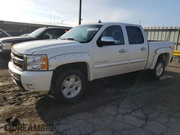 ✅ 2011 Chevrolet Silverado 1500 LT • VIN: 3GCPKSE37BG338341 • Lot: 92497805. Wystawiony na Copart z przebiegiem 248 606 mil. Bezpłatny archiwum sprzedaży aukcyjnych z USA i szczegółowy raport historii pojazdu na DreamBid. Zdjęcie 1.
