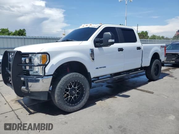 ✅ 2017 Ford F-350 Platinum • VIN: 1FT8W3BT8HEB47658 • Lot: 58339075. Listed on Copart with 89,934 mi. Free auction sales archive from the USA and detailed vehicle history report at DreamBid. Image 1.