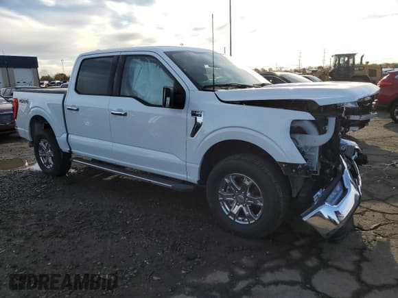 ✅ 2023 Ford F-150 XL • VIN: 1FTEW1EP9PFB90176 • Lot: 89704665. Wystawiony na Copart z przebiegiem 26 496 mil. Bezpłatny archiwum sprzedaży aukcyjnych z USA i szczegółowy raport historii pojazdu na DreamBid. Zdjęcie 4.