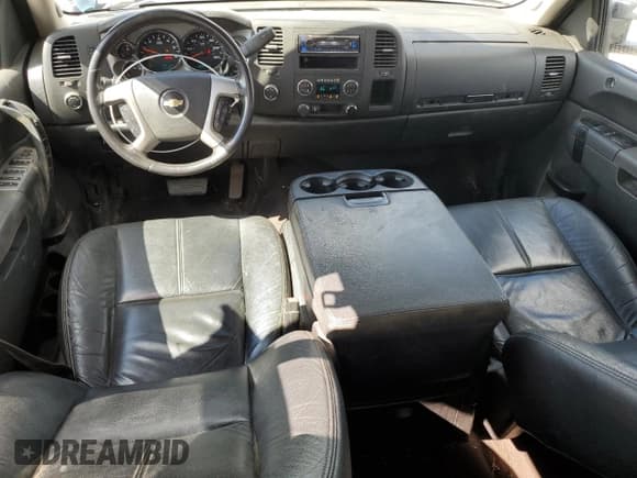 ✅ 2012 Chevrolet Silverado 2500HD LT • VIN: 1GC2KXCG7CZ333560 • Lot: 69133275. Wystawiony na Copart z przebiegiem 147 784 mil. Bezpłatny archiwum sprzedaży aukcyjnych z USA i szczegółowy raport historii pojazdu na DreamBid. Zdjęcie 8.