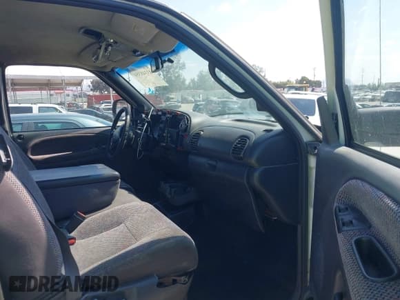 ✅ 2002 Dodge 2500 • VIN: 3B7KF23602M235937 • Лот: 43348354. Опубликован ранее на IAAI с пробегом Не указан. Бесплатный доступ к архиву аукционных продаж из США и подробный отчёт об истории автомобиля на DreamBid. Изображение 5.