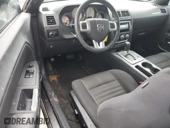 ✅ 2013 Dodge Challenger SXT • VIN: 2C3CDYAG8DH582284 • Lot: 86512224. Wystawiony na Copart z przebiegiem 137 808 mil. Bezpłatny archiwum sprzedaży aukcyjnych z USA i szczegółowy raport historii pojazdu na DreamBid. Zdjęcie 8.