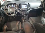 ✅ 2020 Jeep Cherokee Altitude • VIN: 1C4PJMLX2LD655088 • Лот: 66705545. Опубликован ранее на Copart с пробегом 61 909 миль. Бесплатный доступ к архиву аукционных продаж из США и подробный отчёт об истории автомобиля на DreamBid. Изображение 8.