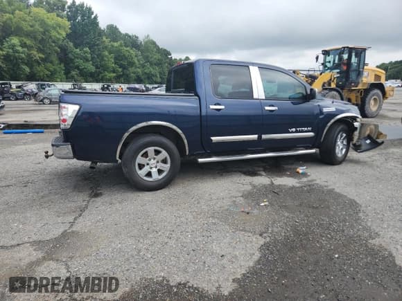 ✅ 2011 Nissan Titan SV • VIN: 1N6BA0EDXBN305672 • Лот: 85842115. Опубликован ранее на Copart с пробегом 296 012 миль. Бесплатный доступ к архиву аукционных продаж из США и подробный отчёт об истории автомобиля на DreamBid. Изображение 3.