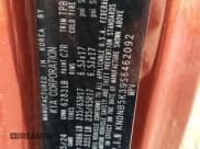 ✅ 2025 Kia Carnival LXS • VIN: KNDNB5K39S6462092 • Lot: 64713465. Wystawiony na Copart z przebiegiem 8 460 mil. Bezpłatny archiwum sprzedaży aukcyjnych z USA i szczegółowy raport historii pojazdu na DreamBid. Zdjęcie 13.