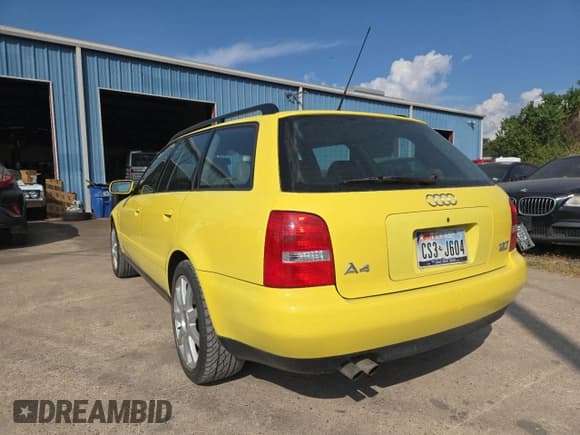 ✅ 2001 Audi A4 • VIN: WAUKC68D61A145658 • Lot: 89722635. Listed on Copart with 90,147 mi. Free auction sales archive from the USA and detailed vehicle history report at DreamBid. Image 3.