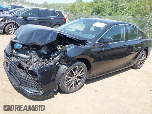 2022 Toyota Camry Hybrid XLE with VIN 4T1F31AK5NU585743, listed as a IAAI auction lot 42481083 with 44,161 mi miles and . Bid and sale history available at DreamBid. Image 14.