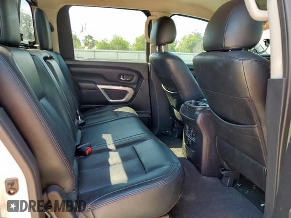 ✅ 2018 Nissan Titan SV • VIN: 1N6BA1F42JN523415 • Lot: 84473295. Wystawiony na Copart z przebiegiem 160 814 mil. Bezpłatny archiwum sprzedaży aukcyjnych z USA i szczegółowy raport historii pojazdu na DreamBid. Zdjęcie 10.