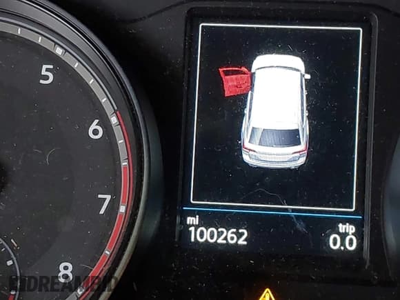 ✅ 2018 Volkswagen Atlas SE • VIN: 1V2LR2CA5JC521085 • Лот: 42322031. Опубликован ранее на IAAI с пробегом 100 262 миль. Бесплатный доступ к архиву аукционных продаж из США и подробный отчёт об истории автомобиля на DreamBid. Изображение 16.