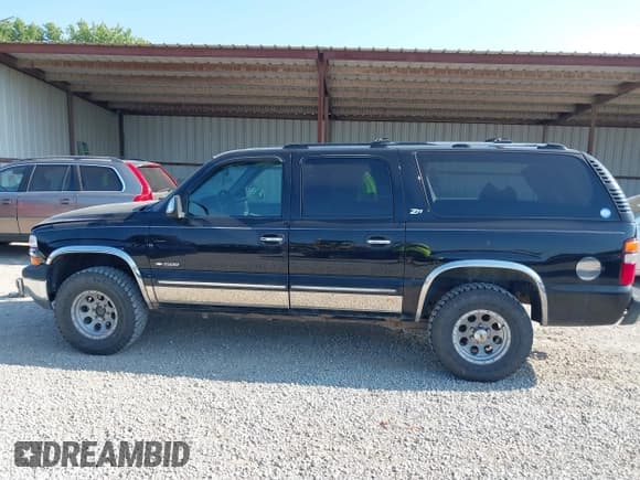 ✅ 2000 Chevrolet Suburban LS • VIN: 3GNFK16T3YG200512 • Лот: 42901923. Опубликован ранее на IAAI с пробегом 238 165 миль. Бесплатный доступ к архиву аукционных продаж из США и подробный отчёт об истории автомобиля на DreamBid. Изображение 15.