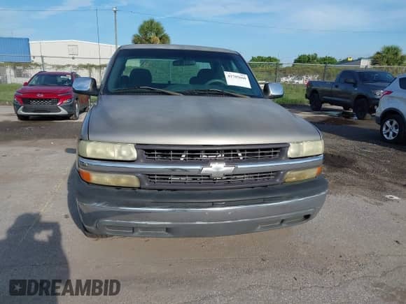 2002 Chevrolet Silverado 1500 с VIN 1GCEC19T92E289045, выставлен на аукционе IAAI как лот 42705660 с пробегом 166 439 миль миль и . История ставок и продаж доступна на DreamBid. Изображение 6.