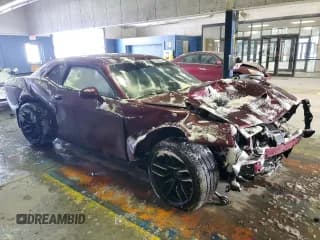 ✅ 2019 Dodge Challenger R/T Scat Pack • VIN: 2C3CDZFJ5KH587045 • Lot: 38755254. Wystawiony na Copart z przebiegiem Nie podano. Bezpłatny archiwum sprzedaży aukcyjnych z USA i szczegółowy raport historii pojazdu na DreamBid. Zdjęcie 4.