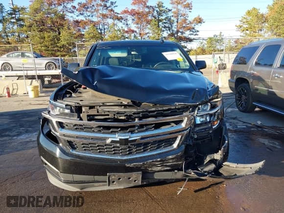 ✅ 2020 Chevrolet Suburban LT • VIN: 1GNSKHKC2LR176418 • Lot: 43544924. Wystawiony na IAAI z przebiegiem 207 318 mil. Bezpłatny archiwum sprzedaży aukcyjnych z USA i szczegółowy raport historii pojazdu na DreamBid. Zdjęcie 12.