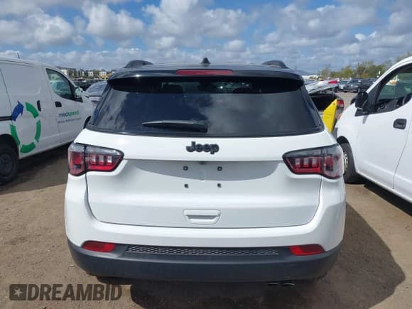 ✅ 2022 Jeep Compass Latitude • VIN: 3C4NJCBB6NT213502 • Lot: 41949094. Listed on IAAI with 11,090 mi. Free auction sales archive from the USA and detailed vehicle history report at DreamBid. Image 16.