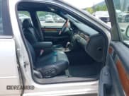 ✅ 2001 Cadillac Seville Touring STS • VIN: 1G6KY549X1U180690 • Lot: 42707956. Listed on IAAI with 101,049 mi. Free auction sales archive from the USA and detailed vehicle history report at DreamBid. Image 5.