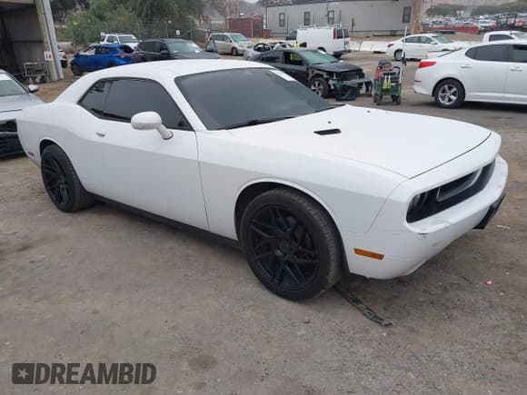 ✅ 2014 Dodge Challenger SXT • VIN: 2C3CDYAG6EH289999 • Lot: 41500473. Wystawiony na IAAI z przebiegiem 165 161 mil. Bezpłatny archiwum sprzedaży aukcyjnych z USA i szczegółowy raport historii pojazdu na DreamBid. Zdjęcie 1.
