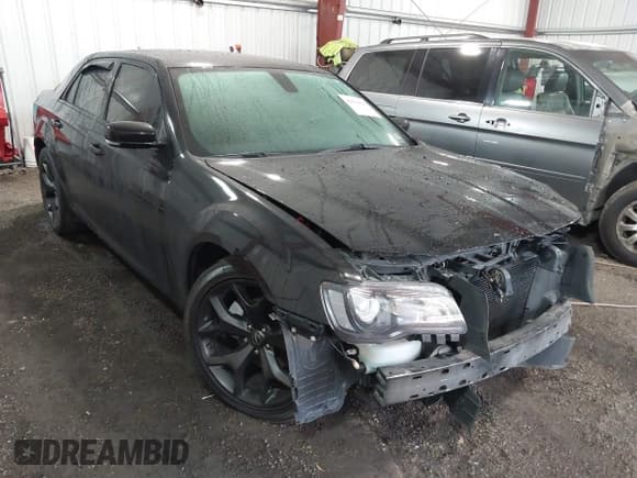 ✅ 2021 Chrysler 300 S • VIN: 2C3CCABG0MH554276 • Лот: 42156919. Опубликован ранее на IAAI с пробегом 99 111 миль. Бесплатный доступ к архиву аукционных продаж из США и подробный отчёт об истории автомобиля на DreamBid. Изображение 1.