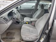 ✅ 2004 Toyota Camry LE • VIN: 4T1BE32K64U939061 • Lot: 91570345. Wystawiony na Copart z przebiegiem 225 181 mil. Bezpłatny archiwum sprzedaży aukcyjnych z USA i szczegółowy raport historii pojazdu na DreamBid. Zdjęcie 7.