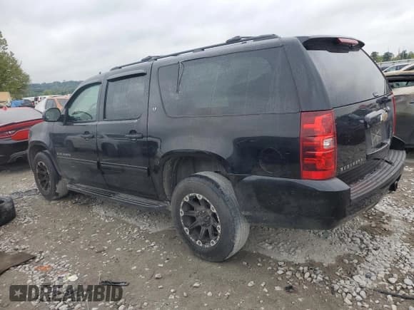 ✅ 2010 Chevrolet Suburban LT • VIN: 1GNUKJE35AR115699 • Lot: 71465374. Wystawiony na Copart z przebiegiem 165 198 mil. Bezpłatny archiwum sprzedaży aukcyjnych z USA i szczegółowy raport historii pojazdu na DreamBid. Zdjęcie 2.