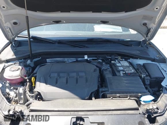 ✅ 2020 Audi A3 Premium • VIN: WAUAUGFF4LA075194 • Lot: 42404015. Wystawiony na IAAI z przebiegiem 32 789 mil. Bezpłatny archiwum sprzedaży aukcyjnych z USA i szczegółowy raport historii pojazdu na DreamBid. Zdjęcie 10.