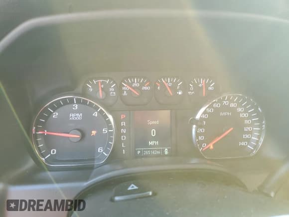 ✅ 2018 Chevrolet Silverado 2500HD Work Truck • VIN: 1GC2CUEGXJZ242109 • Lot: 81091375. Listed on Copart with 265,142 mi. Free auction sales archive from the USA and detailed vehicle history report at DreamBid. Image 9.