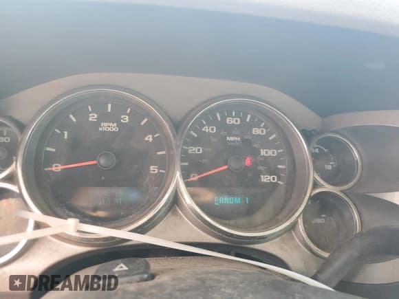 ✅ 2013 GMC Sierra 1500 • VIN: 1GT11ZC84DF174907 • Лот: 84462865. Опубликован ранее на Copart с пробегом 203 810 миль. Бесплатный доступ к архиву аукционных продаж из США и подробный отчёт об истории автомобиля на DreamBid. Изображение 9.