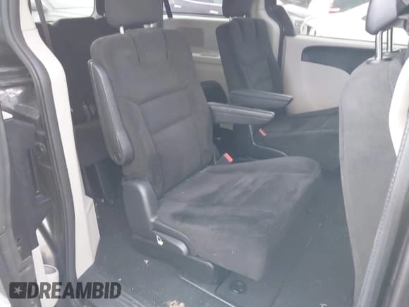 ✅ 2016 Dodge Grand Caravan SE • VIN: 2C4RDGBG5GR279170 • Lot: 43570250. Wystawiony na IAAI z przebiegiem 192 537 mil. Bezpłatny archiwum sprzedaży aukcyjnych z USA i szczegółowy raport historii pojazdu na DreamBid. Zdjęcie 8.