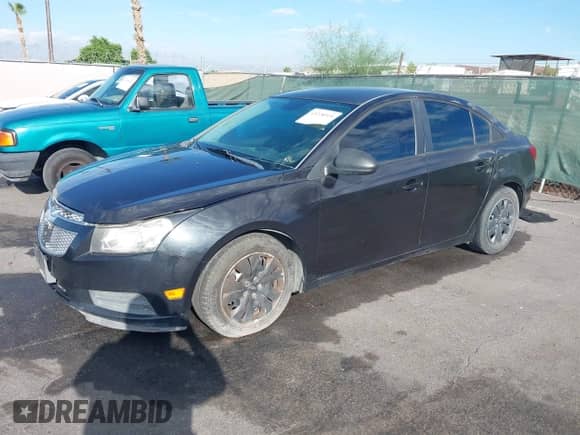 2014 Chevrolet Cruze LS с VIN 1G1PB5SG9E7139728, выставлен на аукционе IAAI как лот 43228919 с пробегом 177 811 миль миль и . История ставок и продаж доступна на DreamBid. Изображение 12.