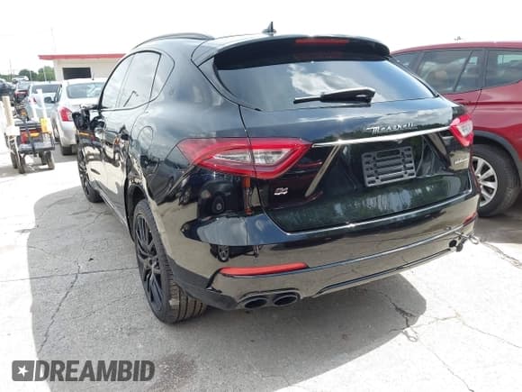 ✅ 2019 Maserati Levante • VIN: ZN661XUAXKX323919 • Lot: 42484880. Wystawiony na IAAI z przebiegiem 71 024 mil. Bezpłatny archiwum sprzedaży aukcyjnych z USA i szczegółowy raport historii pojazdu na DreamBid. Zdjęcie 3.