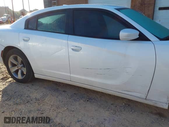 2015 Dodge Charger SXT с VIN 2C3CDXHG1FH819720, выставлен на аукционе IAAI как лот 43373290 с пробегом 152 859 миль миль и . История ставок и продаж доступна на DreamBid. Изображение 6.