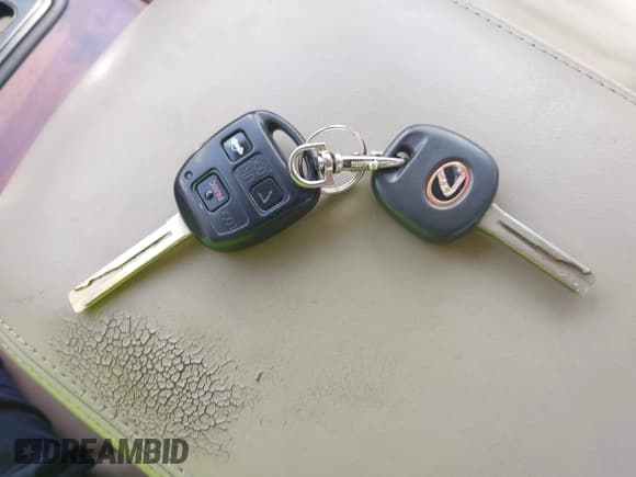 ✅ 1999 Lexus LS 400 • VIN: JT8BH28FXX0148865 • Lot: 42815938. Wystawiony na IAAI z przebiegiem 159 874 mil. Bezpłatny archiwum sprzedaży aukcyjnych z USA i szczegółowy raport historii pojazdu na DreamBid. Zdjęcie 11.