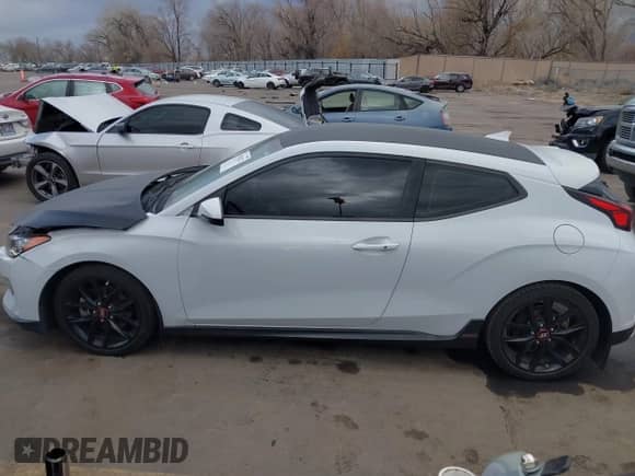 2019 Hyundai Veloster Turbo z VIN KMHTH6AB3KU020193, wystawiony jako IAAI lot #41526722 z przebiegiem 54 697 mil mil oraz . Historia ofert i sprzedaży dostępna na DreamBid. Obrazek 14.