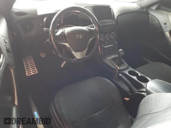 ✅ 2016 Hyundai Genesis Coupe Ultimate • VIN: KMHHU6KJ7GU133157 • Lot: 48423185. Wystawiony na Copart z przebiegiem Nie podano. Bezpłatny archiwum sprzedaży aukcyjnych z USA i szczegółowy raport historii pojazdu na DreamBid. Zdjęcie 8.