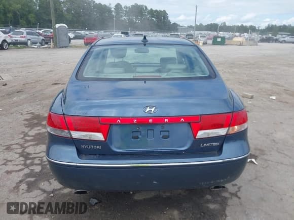 ✅ 2009 Hyundai Azera Limited • VIN: KMHFC46F29A342475 • Lot: 42936111. Listed on IAAI with 207,538 mi. Free auction sales archive from the USA and detailed vehicle history report at DreamBid. Image 15.